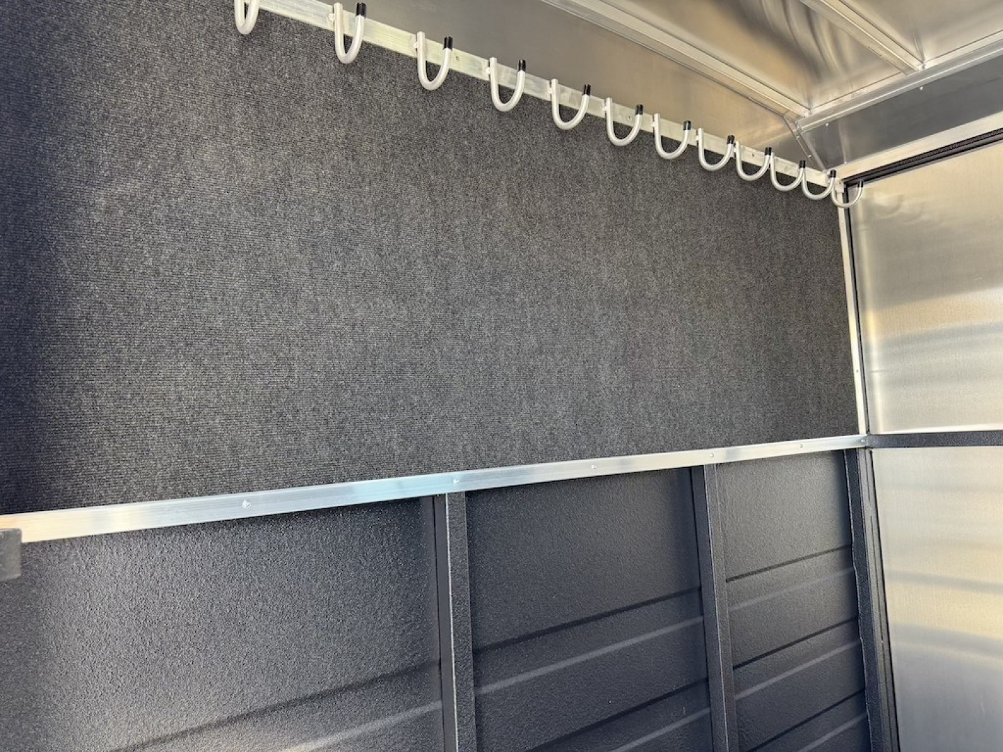 New 2025 Logan Coach 22' Stockman Combo