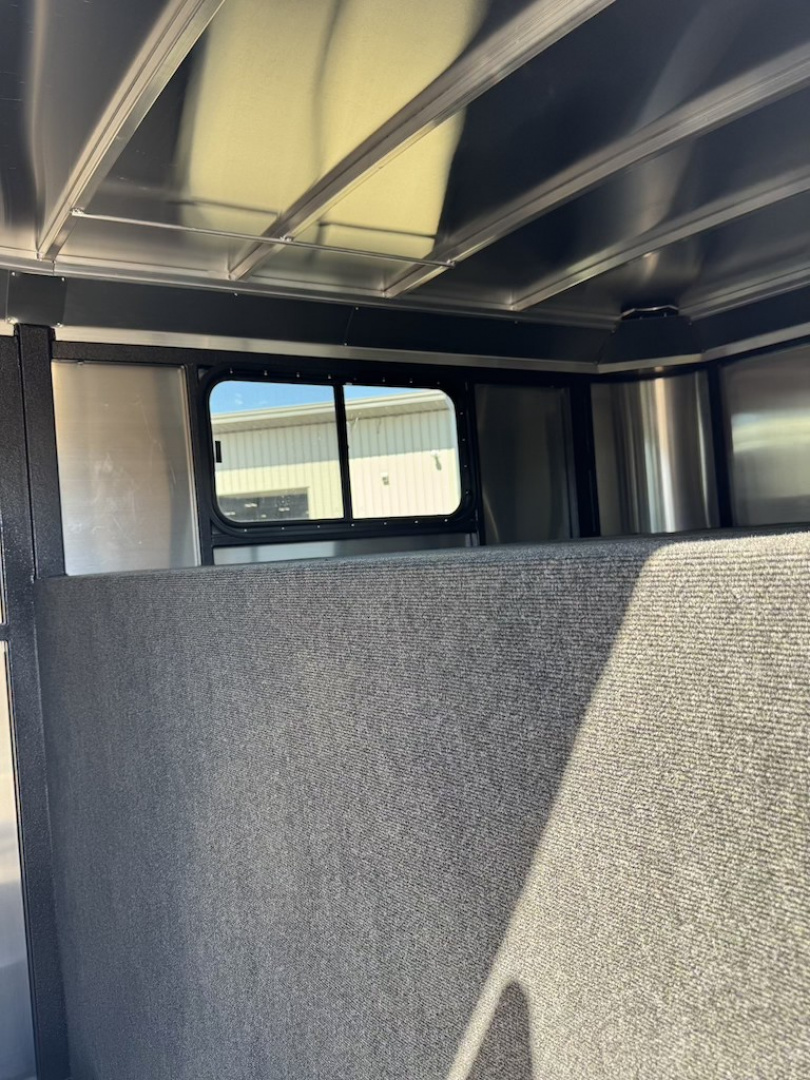 New 2025 Logan Coach 22' Stockman Combo