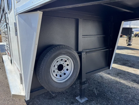 New 2025 Logan Coach 22' Stockman Combo