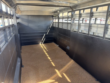 New 2025 Logan Coach 22' Stockman Combo