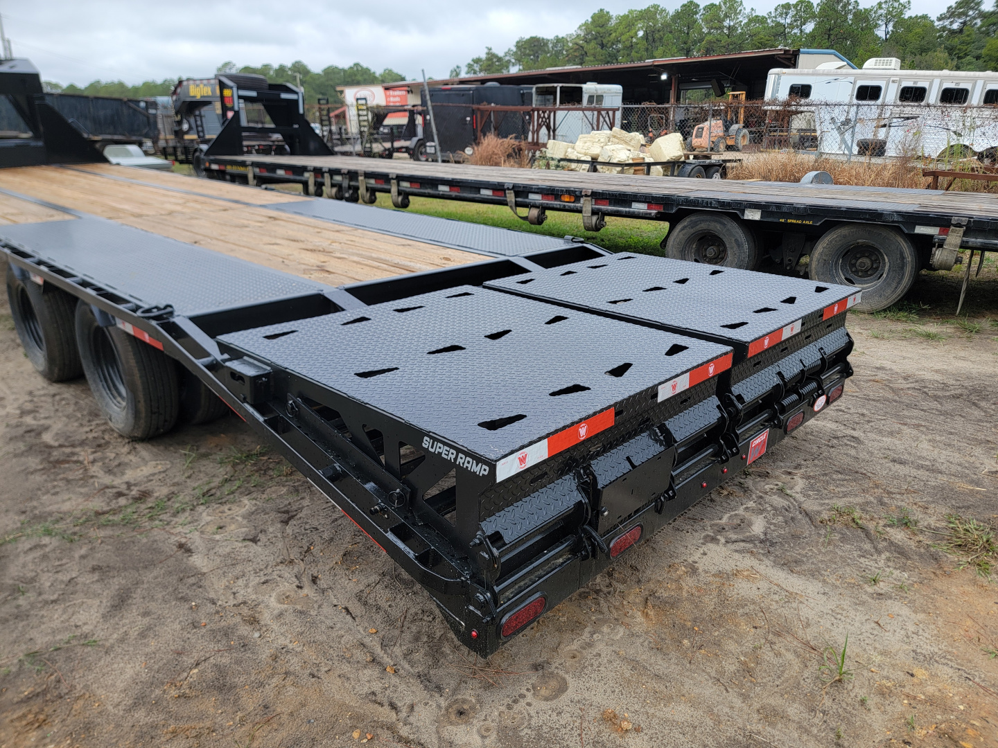 New 2025 Circle W 25+5 Gooseneck Flatbed Trailer