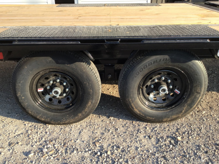 New 2026 PJ 102”x30’ Quest Gooseneck Flatbed w/ Singles – LQ