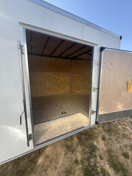 New 2025 Interstate Trailers 8.5X24 10K, V-nose, screwless sides, 4 D-rings, ramp door, 48in side door Cargo / Enclosed Trailer