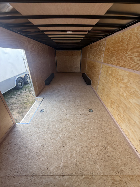 New 2025 Interstate Trailers 8.5X24 10K, V-nose, screwless sides, 4 D-rings, ramp door, 48in side door Cargo / Enclosed Trailer