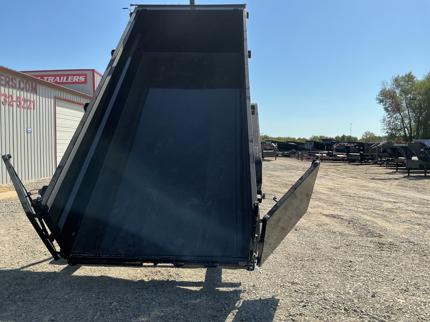 New 2026 PJ 83"x16' GN Tandem Axle Low Pro Telescopic Dump w/ 36" Sides – DT