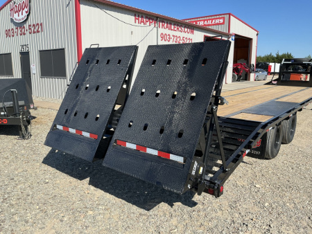 New 2026 PJ 102"x32' GN Low-Pro Flatbed w/ Duals - LD