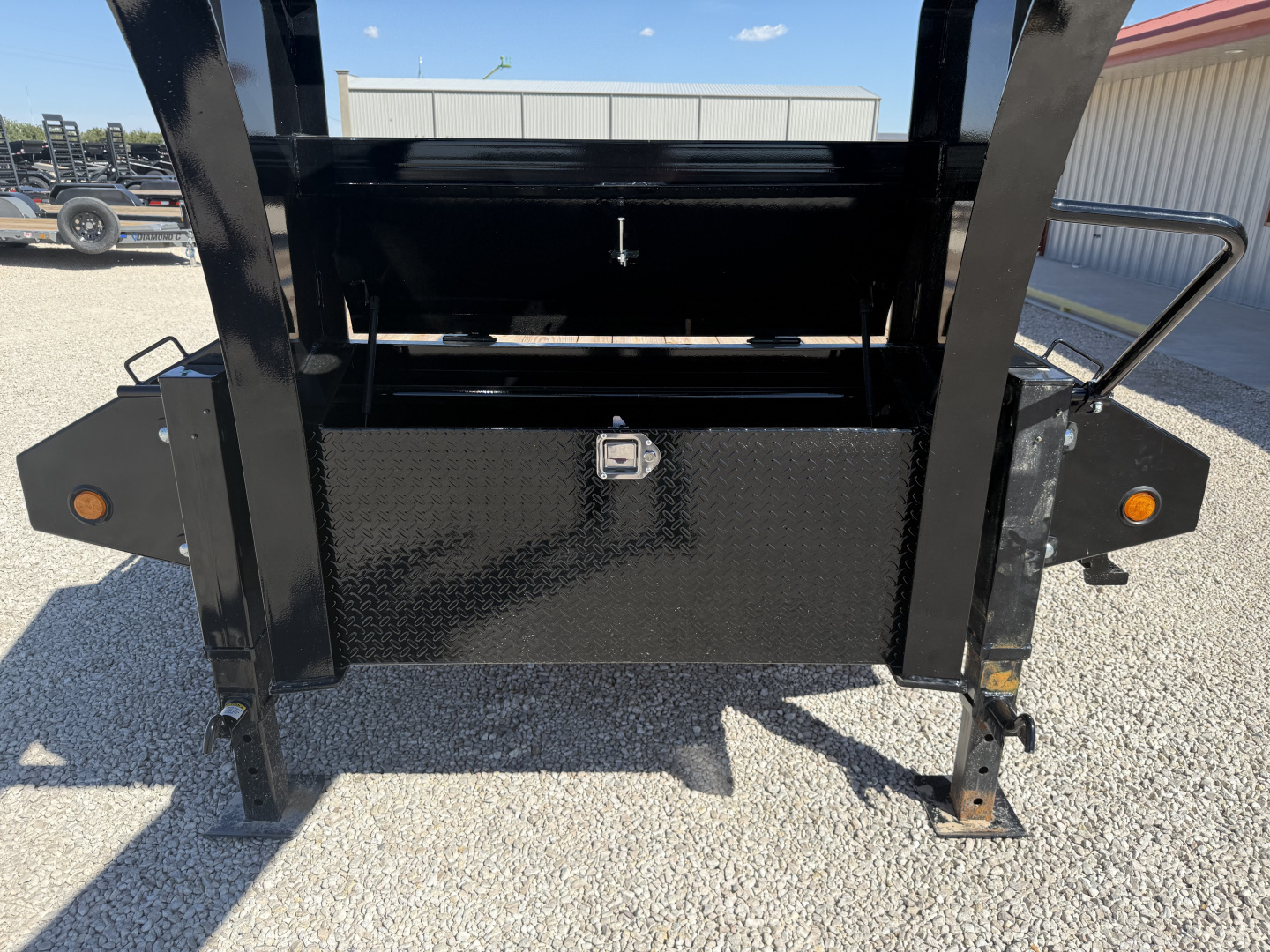 New 2026 PJ 102"x40' GN Low-Pro Flatbed w/ Duals - LD