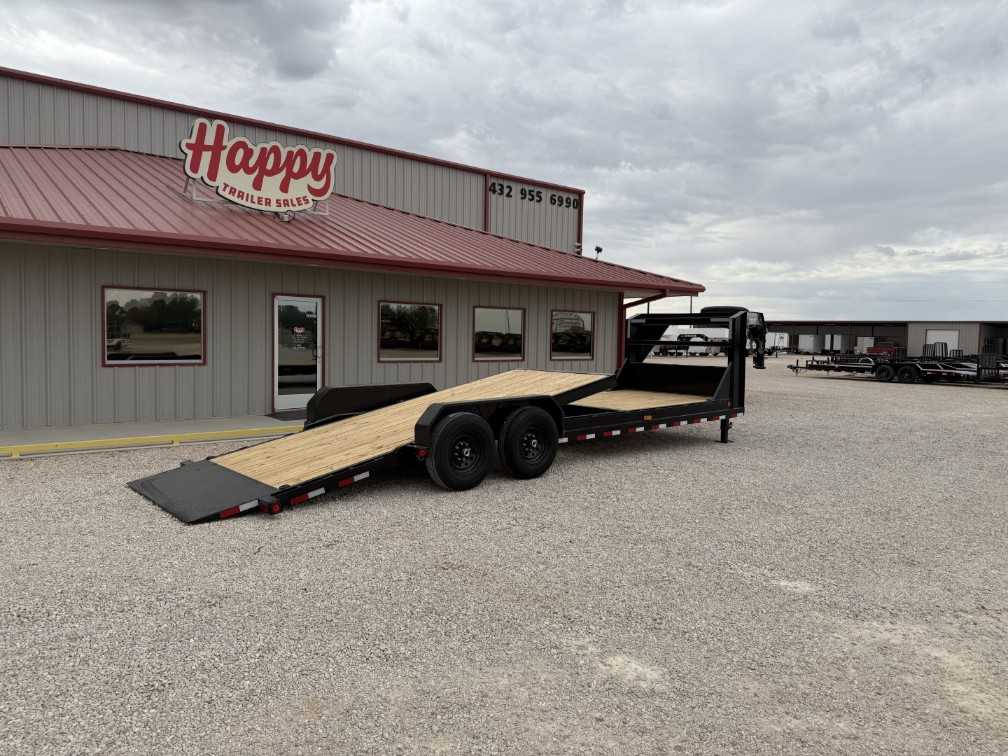 New 2026 PJ 83"x24' Gooseneck Equipment Tilt Trailer – T6