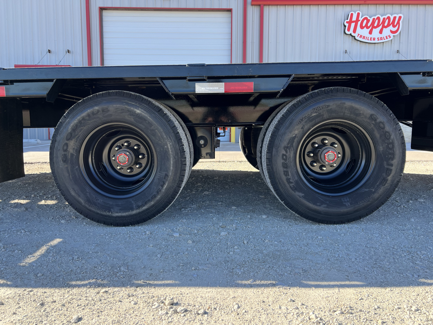 New 2026 PJ 102"x40' GN Low-Pro Air-Ride Flatbed w/ Duals - LD