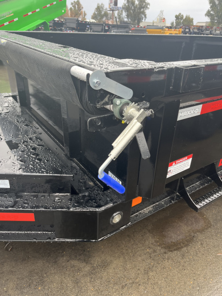 New 2026 MAXX-D DJB8314 Dump Trailer