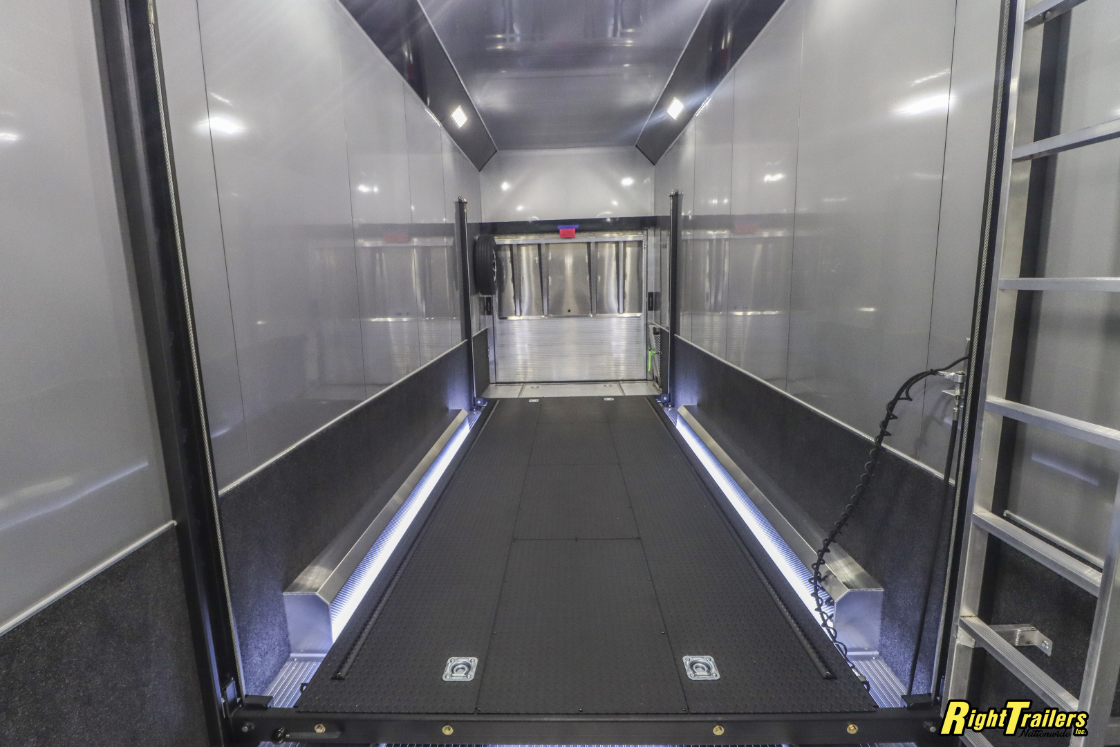 New 2025 8.5X32 inTech Stacker