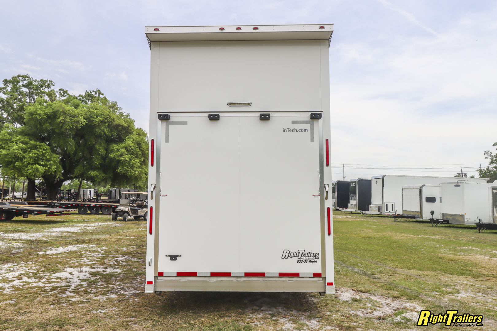 New 2025 8.5X32 inTech Stacker