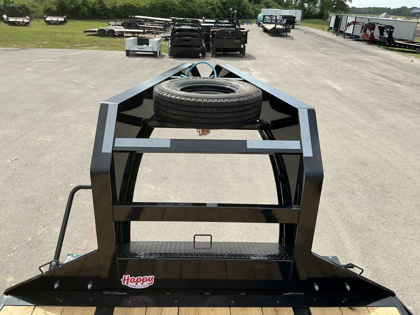 New 2026 PJ 102"x40' GN Low-Pro Air-Ride Flatbed w/ Duals - LD