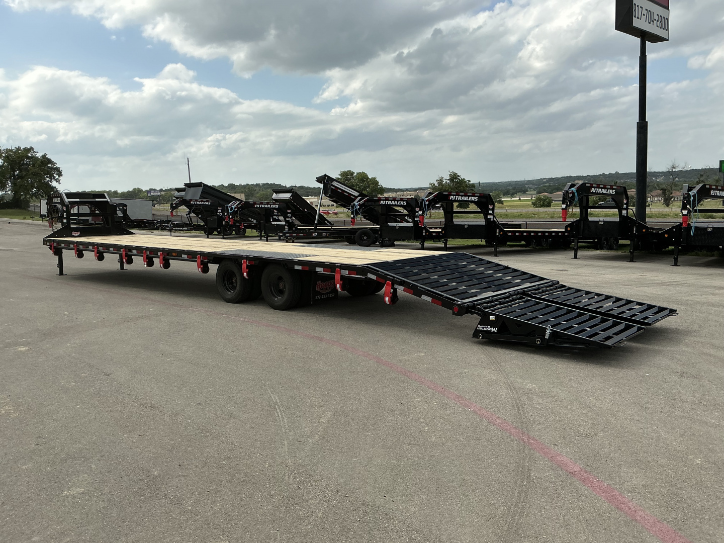 New 2026 PJ 102"x40' GN Low-Pro Air-Ride Flatbed w/ Duals - LD