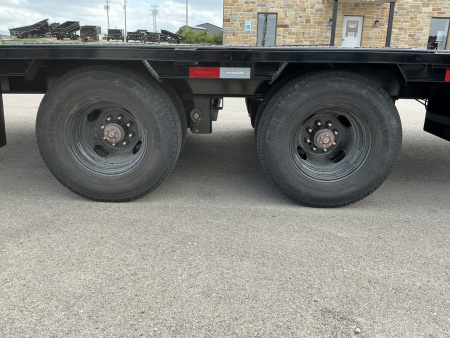 New 2026 PJ 102"x40' GN Low-Pro Air-Ride Flatbed w/ Duals - LD