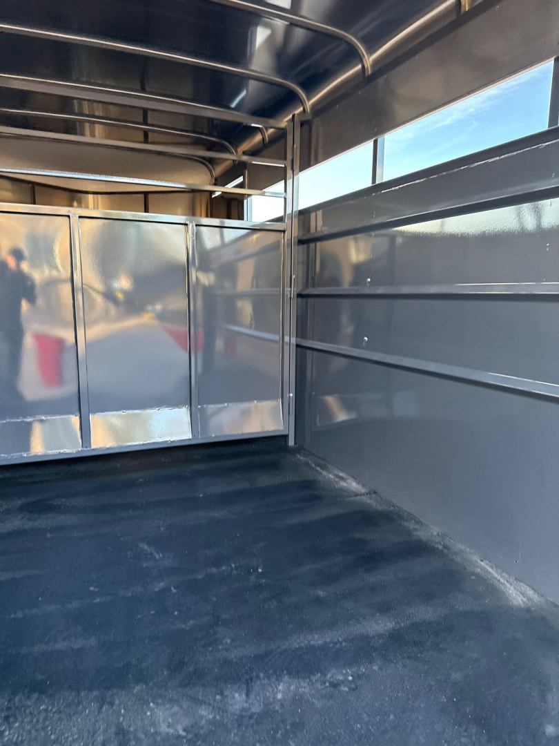New 2025 C & B Quality Trailer Works MAVST17-9.9K Horse Trailer