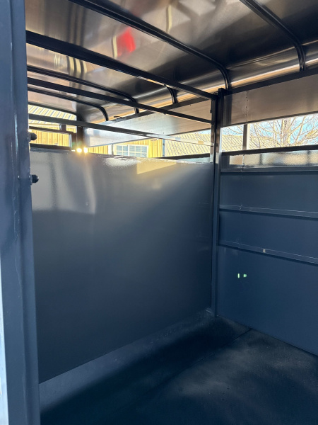 New 2025 C & B Quality Trailer Works MAVST17-9.9K Horse Trailer