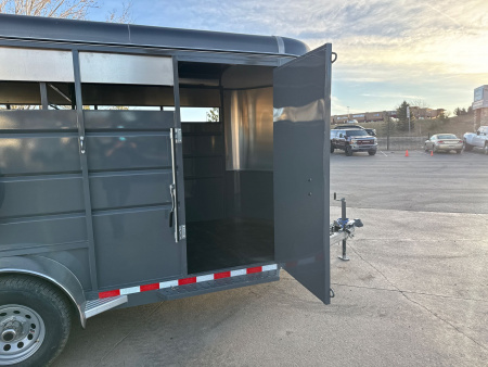 New 2025 C & B Quality Trailer Works MAVST17-9.9K Horse Trailer
