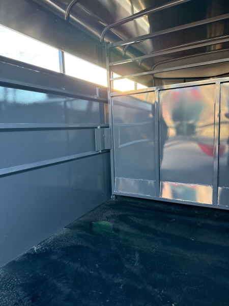 New 2025 C & B Quality Trailer Works MAVST17-9.9K Horse Trailer
