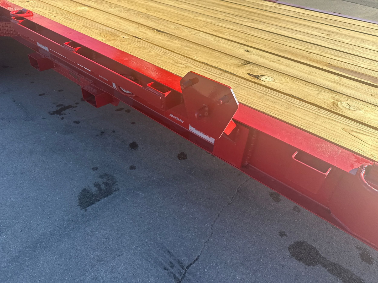 New 2025 Liberty Industries LE16K83X17+3B8 Flatbed Trailer