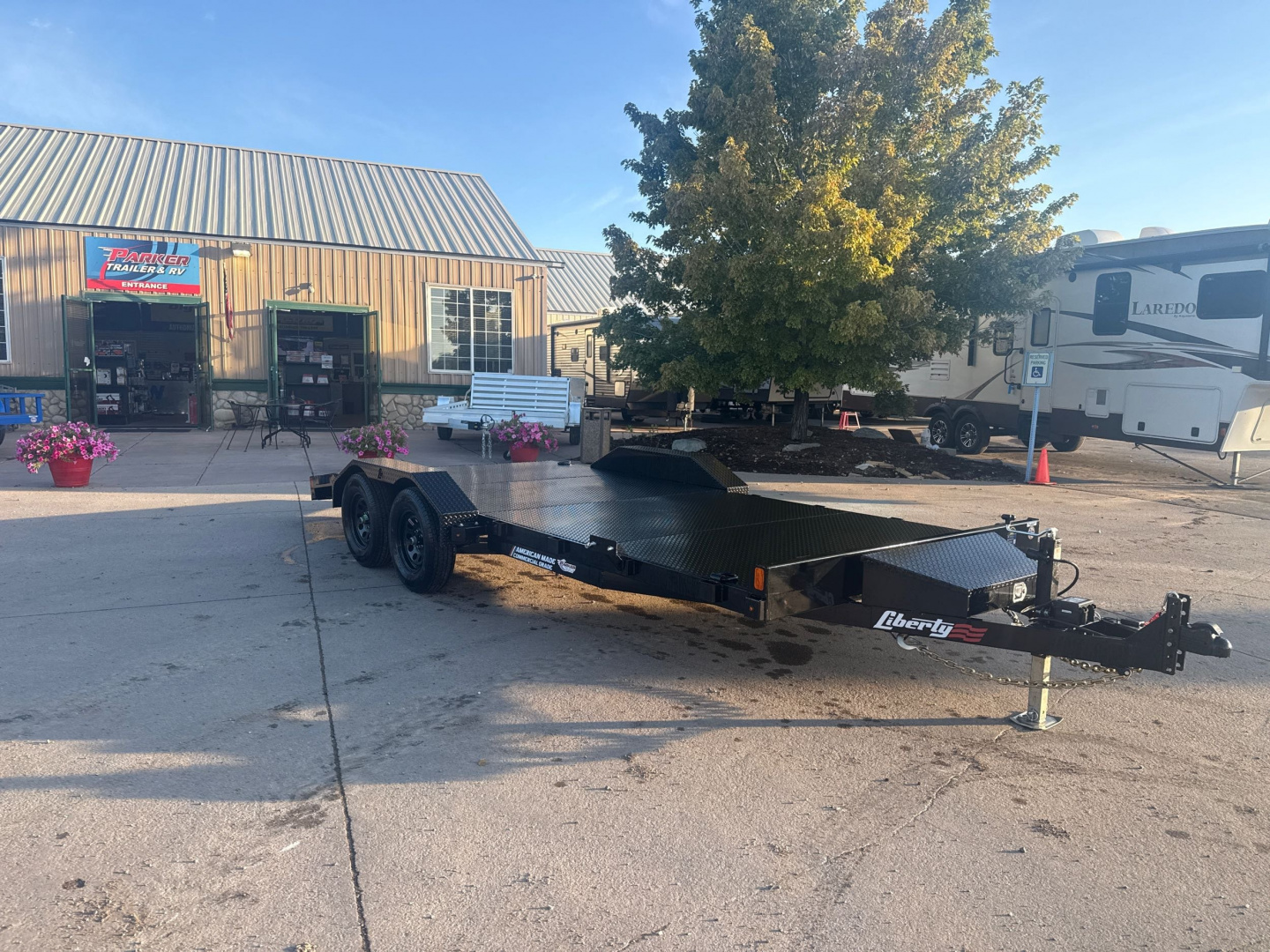 New 2025 Liberty Industries LC7K83X16+2C4SF Flatbed Trailer