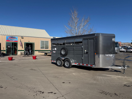 New 2025 C & B Quality Trailer Works MAVST17-9.9KSLD Horse Trailer