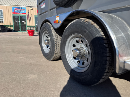 New 2025 C & B Quality Trailer Works MAVST17-9.9KSLD Horse Trailer