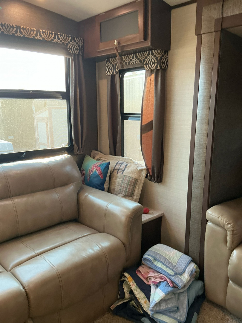 Used 2017 Keystone RV 30RIPR Travel Trailer