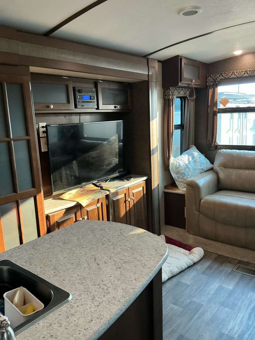 Used 2017 Keystone RV 30RIPR Travel Trailer