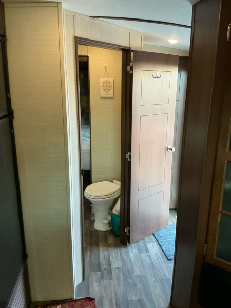 Used 2017 Keystone RV 30RIPR Travel Trailer