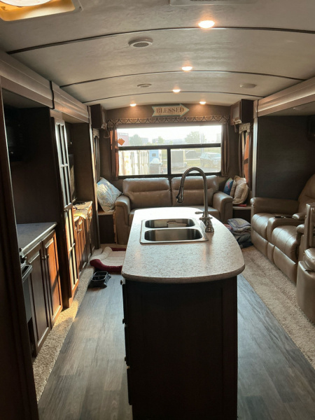 Used 2017 Keystone RV 30RIPR Travel Trailer