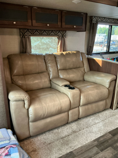 Used 2017 Keystone RV 30RIPR Travel Trailer