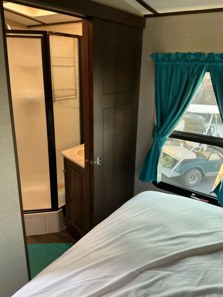 Used 2017 Keystone RV 30RIPR Travel Trailer