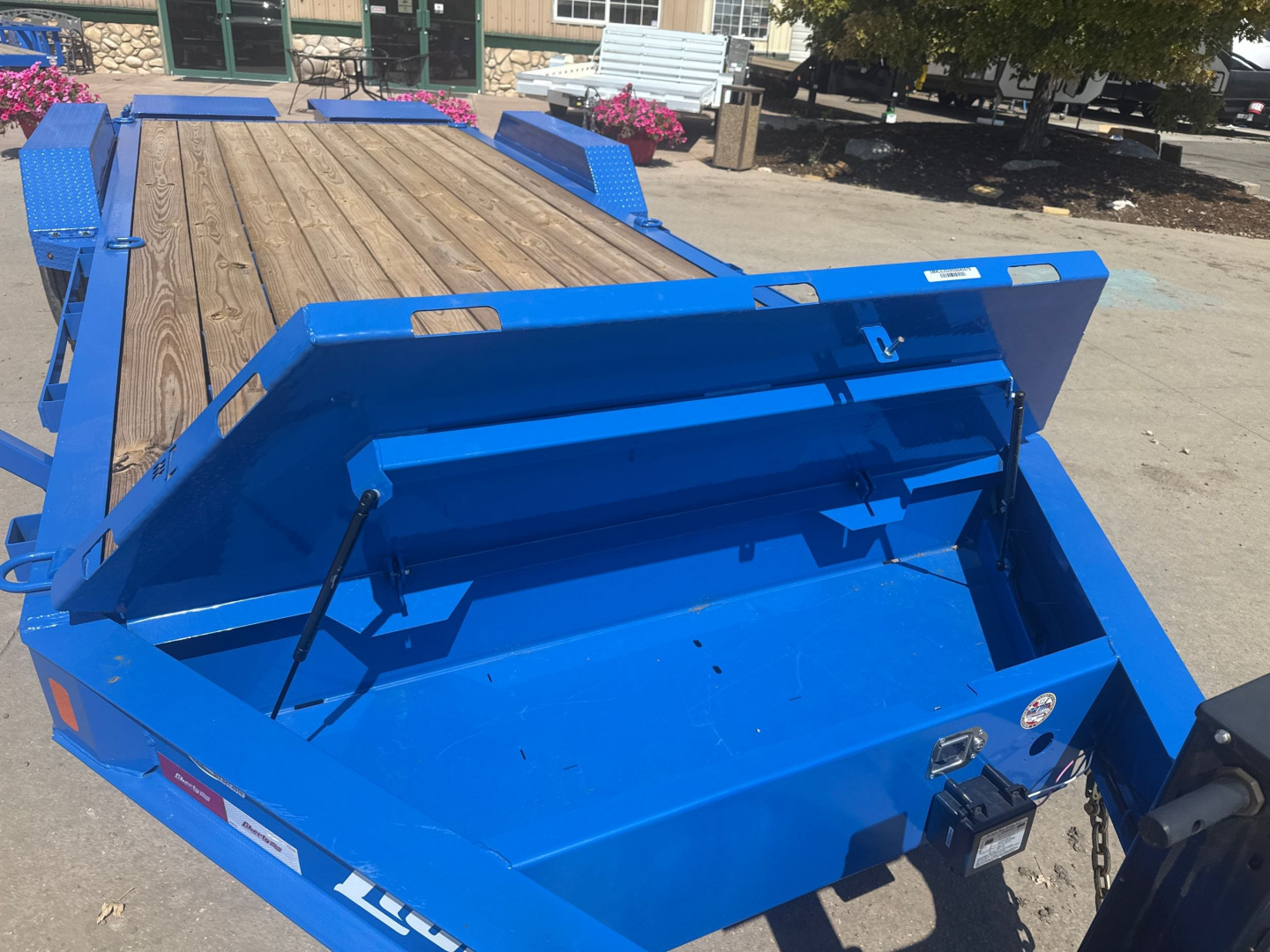 New 2025 Liberty Industries LE16K83X17+3B8 Utility Trailer