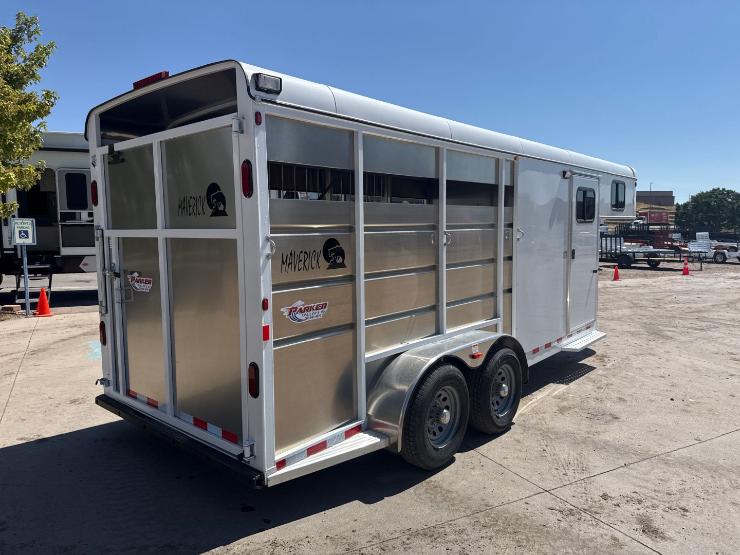 New 2026 C & B Quality Trailer Works MAVGN3HS-12K Horse Trailer