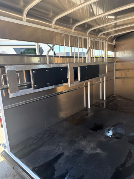 New 2026 C & B Quality Trailer Works MAVGN3HS-12K Horse Trailer