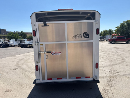 New 2026 C & B Quality Trailer Works MAVGN3HS-12K Horse Trailer