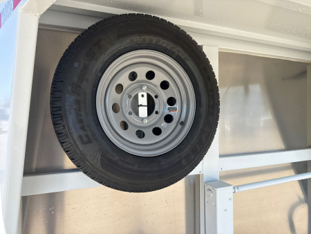New 2026 C & B Quality Trailer Works MAVGN3HS-12K Horse Trailer