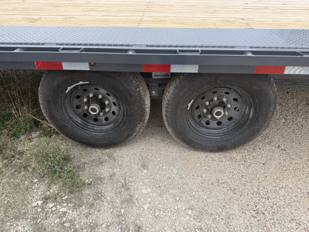 New 2026 Lamar Trailers 102X24 GN 14K Tilt Trailer