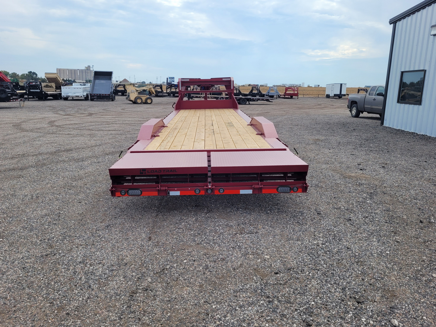 New 2026 Load Trail 102"x32' Gooseneck Carhauler Trailer W/Max Ramps