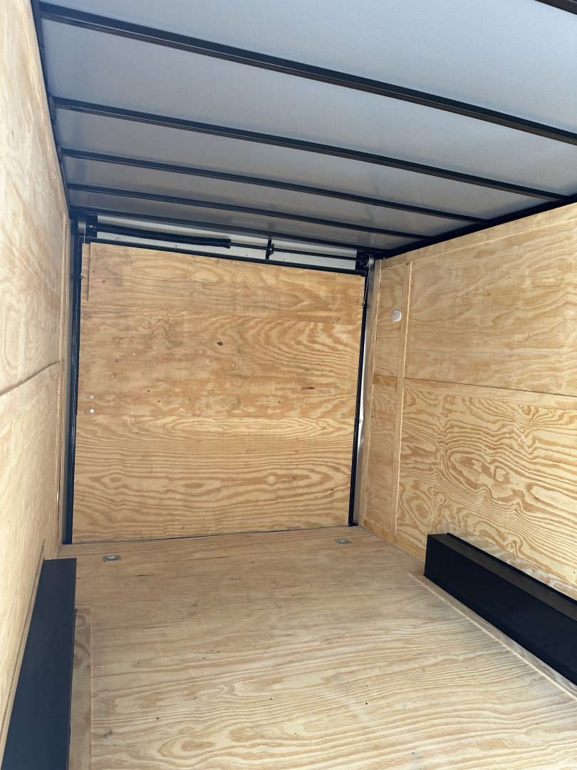 New 2025 8.5X18 10K QUALITY CARGO TANDEM AXLE ENCLOSED TRAILER WITH POLYCORE EXTERIOR