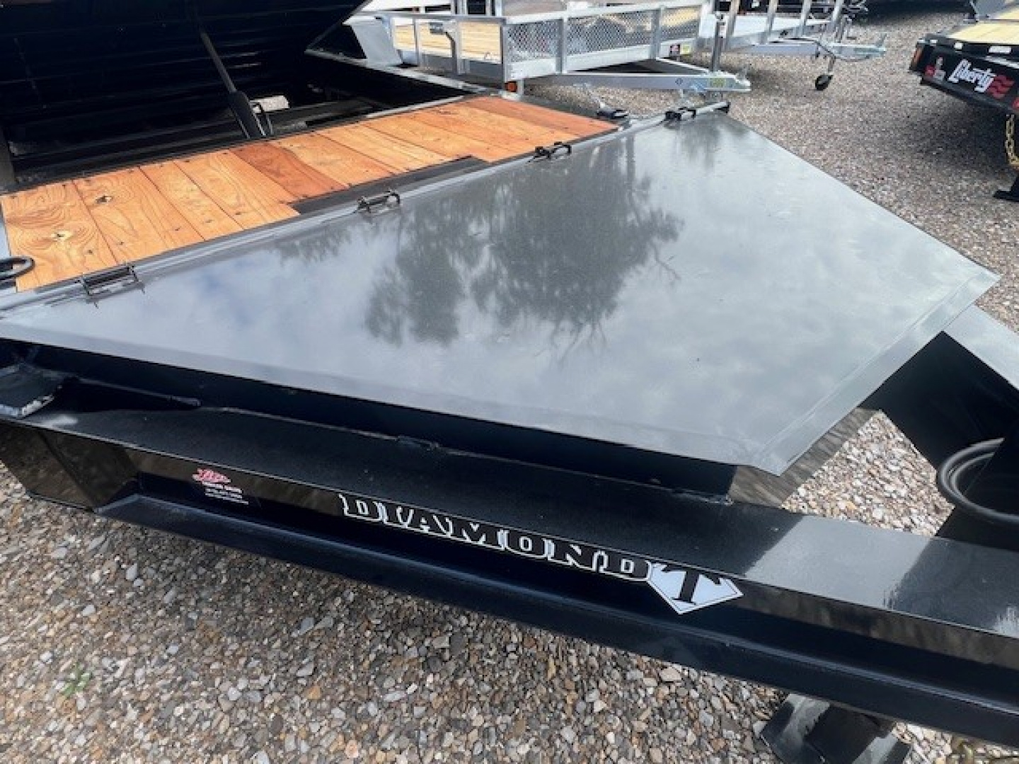 New 2026 Diamond T 83x20 (16+4) 16K Split Deck Tilt Trailer