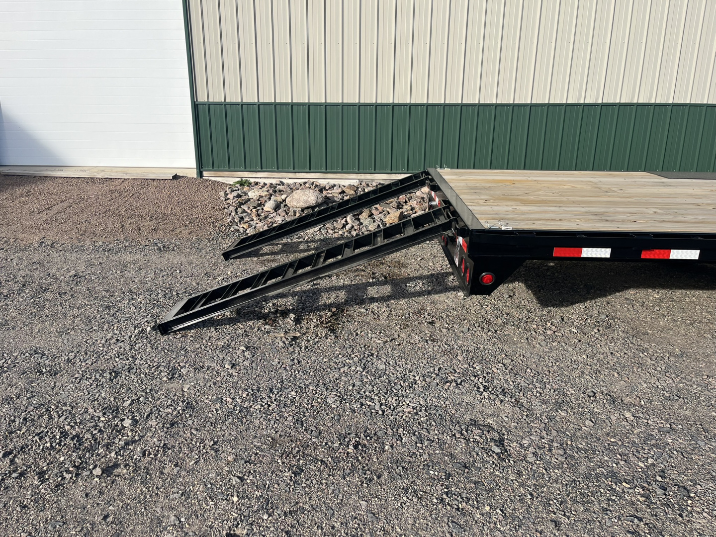 New 2026 24' - 14k PJ 8" I-beam Deckover Trailer