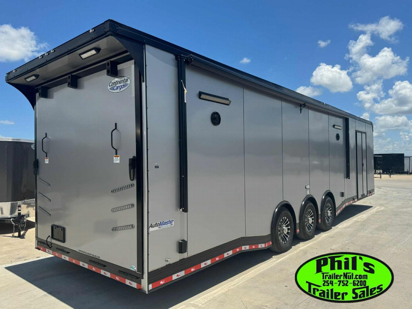New CONTINENTAL CARGO NEW 85X34 ENCLOSED RACE TRAILER BATHROOM ELECTRIC AWNING CAR HAULER TRAILER CARGO TRAILERS Car / Racing Trailer