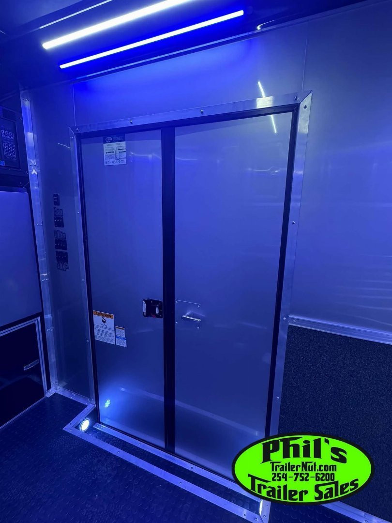 New CONTINENTAL CARGO NEW 85X34 ENCLOSED RACE TRAILER BATHROOM ELECTRIC AWNING CAR HAULER TRAILER CARGO TRAILERS Car / Racing Trailer