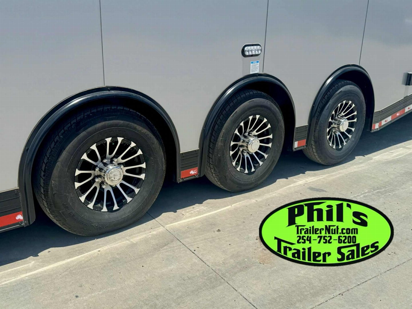 New CONTINENTAL CARGO NEW 85X34 ENCLOSED RACE TRAILER BATHROOM ELECTRIC AWNING CAR HAULER TRAILER CARGO TRAILERS Car / Racing Trailer