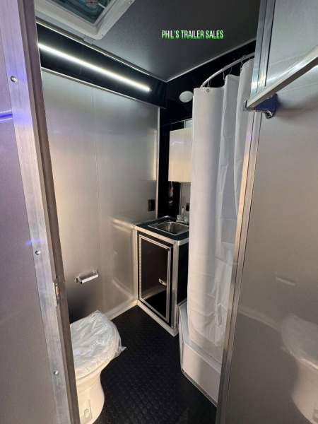 New CONTINENTAL CARGO NEW 85X34 ENCLOSED RACE TRAILER BATHROOM ELECTRIC AWNING CAR HAULER TRAILER CARGO TRAILERS Car / Racing Trailer