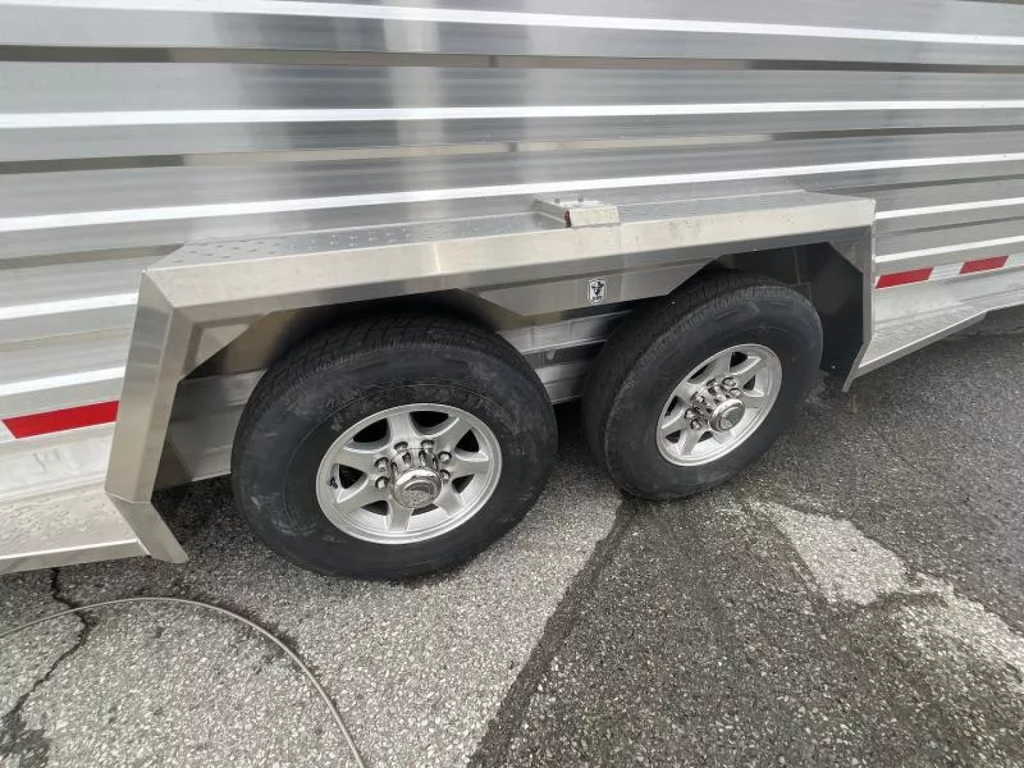 New 2026 EBY Trailers 83x24 14K Gooseneck Stock / Stock Combo Trailer