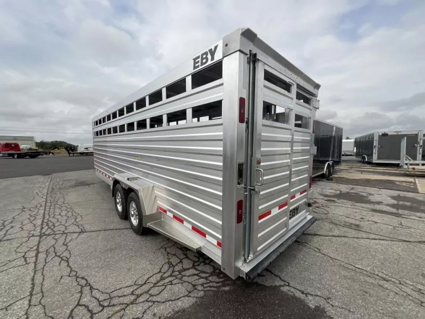 New 2026 EBY Trailers 83x24 14K Gooseneck Stock / Stock Combo Trailer