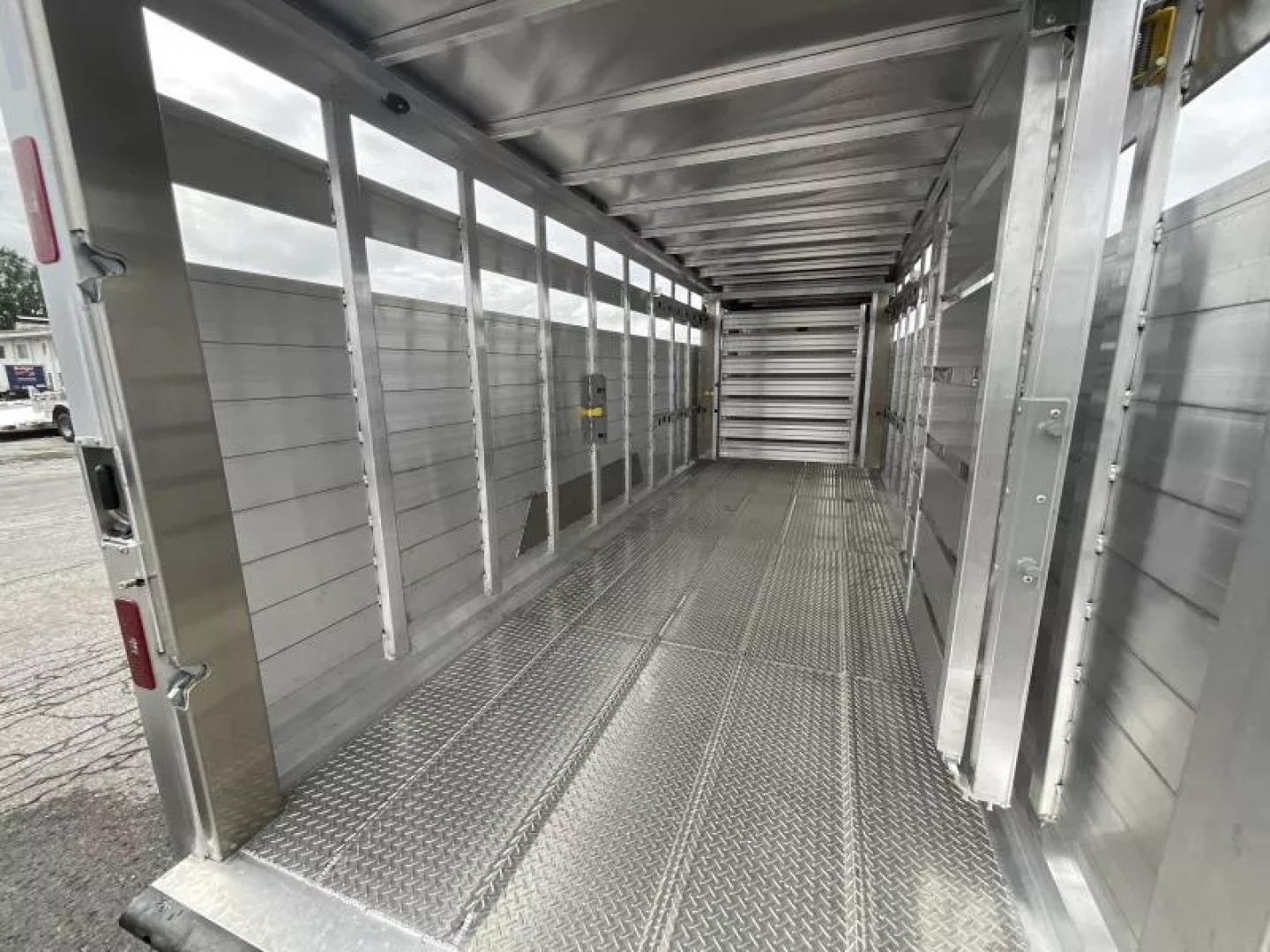 New 2026 EBY Trailers 83x24 14K Gooseneck Stock / Stock Combo Trailer